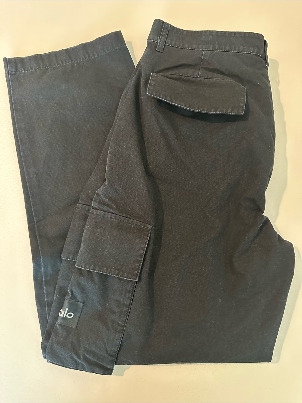 ALO Yoga Men's Black Cargo Ripstop Trouser Size 33L